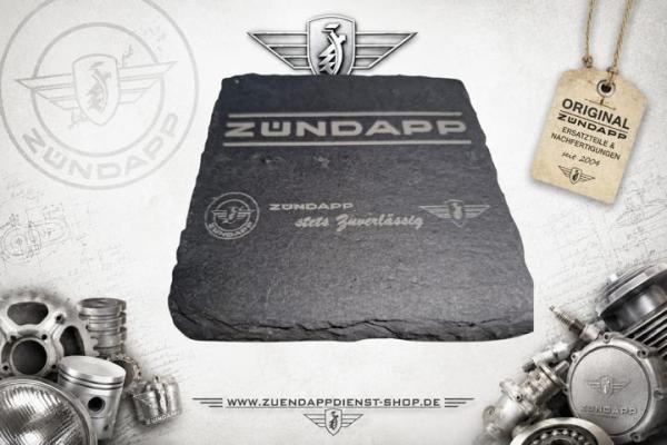 Zündapp Schiefer-Untersetzer 10 × 10 cm – „Stets Zuverlässig“